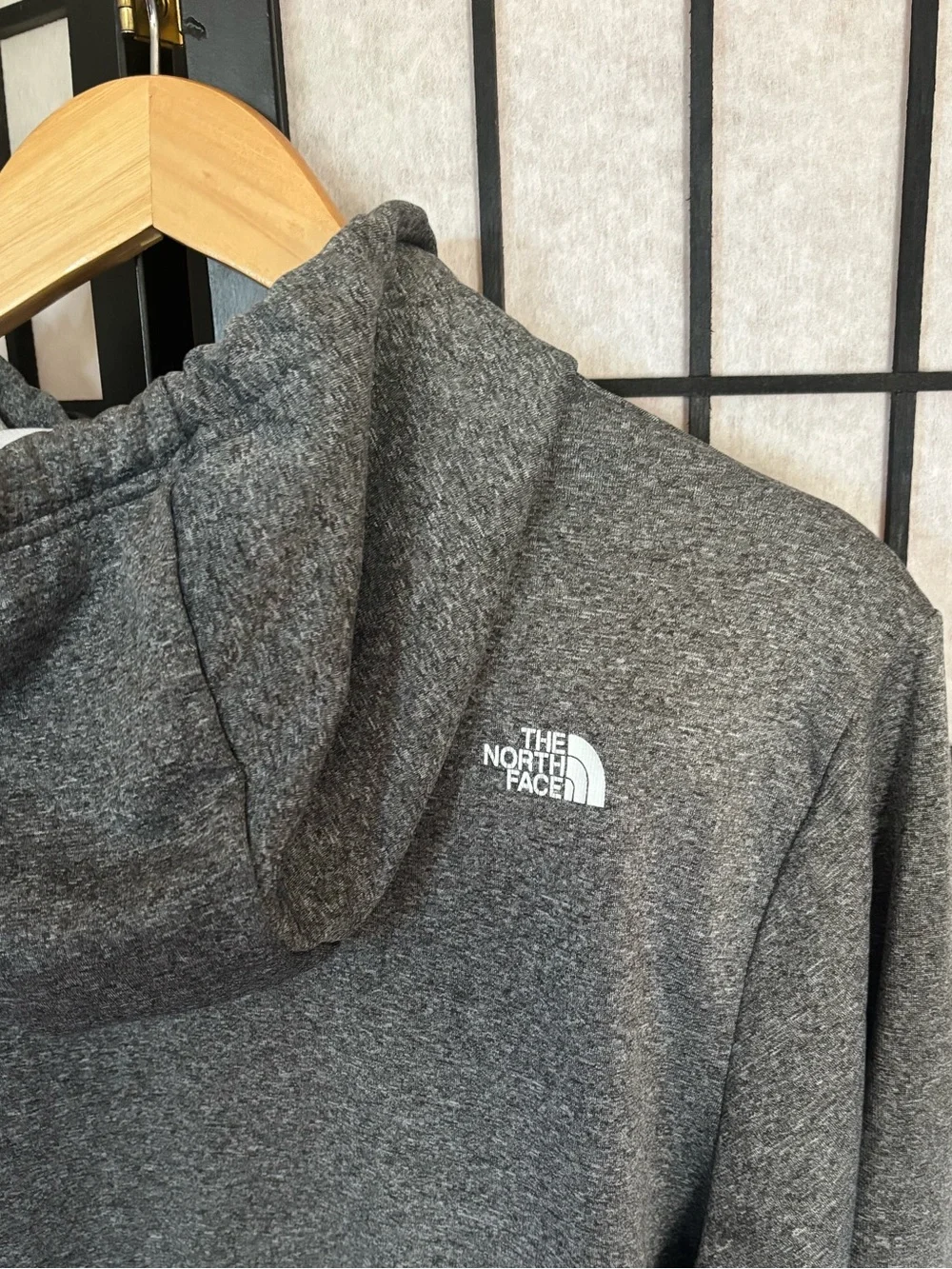 The North Face Men's Charcoal Gray Logo Pullover Hoodie